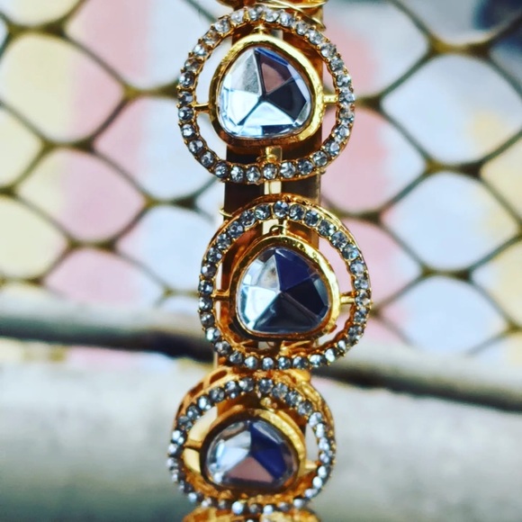 Beautiful Headband - Picture 2 of 2